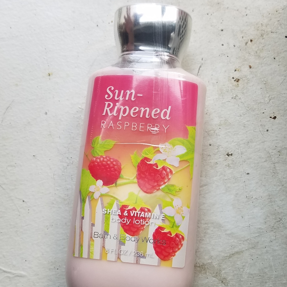Bath And Body Works Sun-Ripened Raspberry Body Lotion